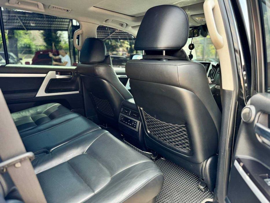 Toyota Land Cruiser 200