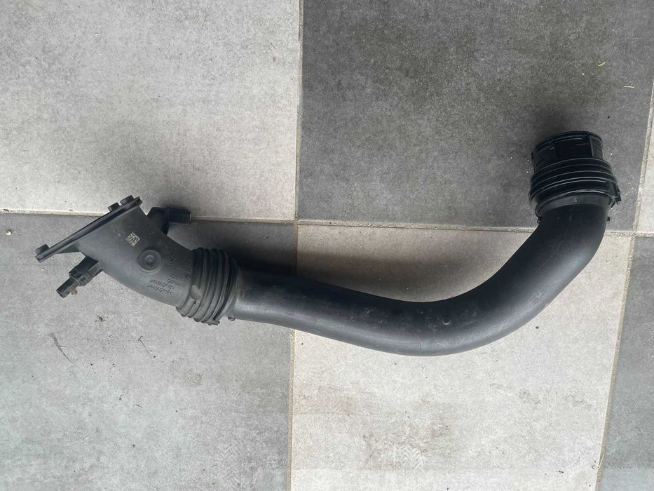 Патрубок повітряний, вхід в турбіну (наддув) BMW X3 G01 13718601683