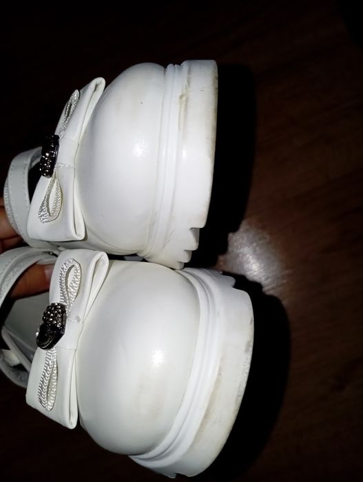 Buty dla dziewczynki 37 Komunia