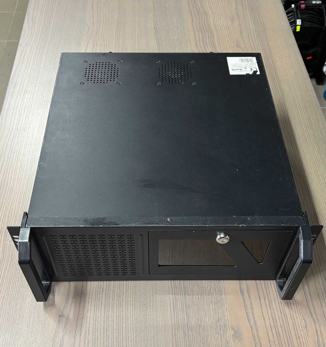 Obudowa komputera RACK