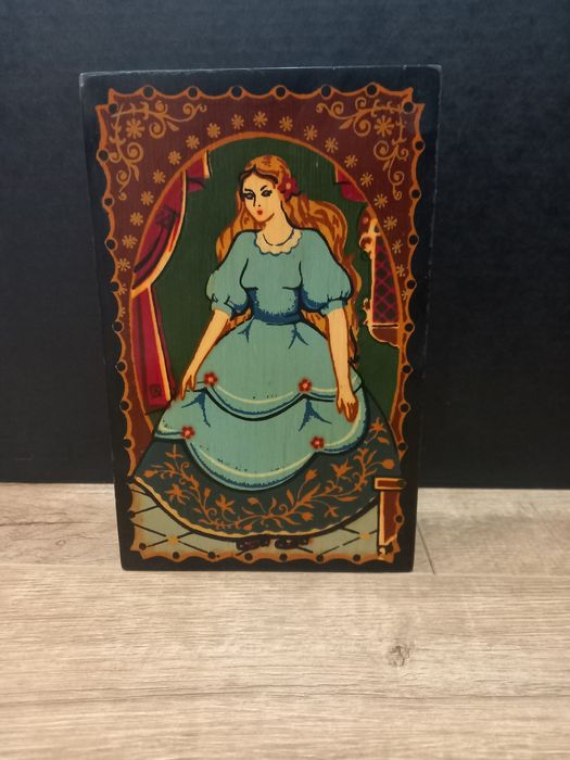 Деревяна шкатулка