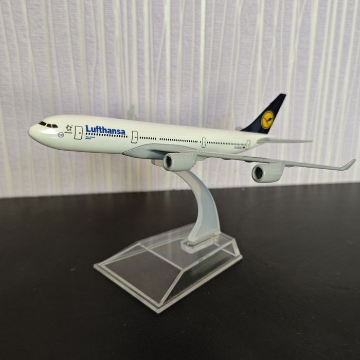 Модель літака самолёт