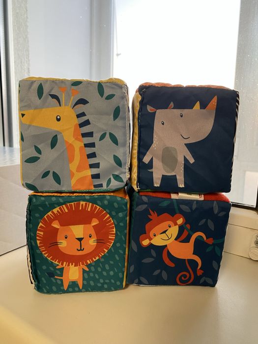 Мʼякі текстильні інтерактивні кубики