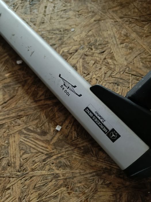 Bagażnik dachowy oryginalny Mercedes w202 sedan kluczyk