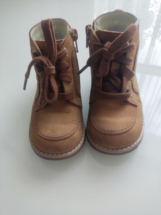 Дитяче взуття, черевички осіннь- весна Clarks 23 розмір.