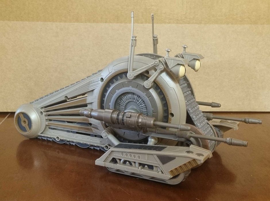 Czołg droidów z filmu Gwiezdne wojny część III: Zemsta Sithów. R2D2 Yoda