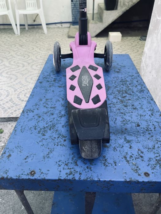 Trotinete Infantil BERG – Rosa, 3 Rodas