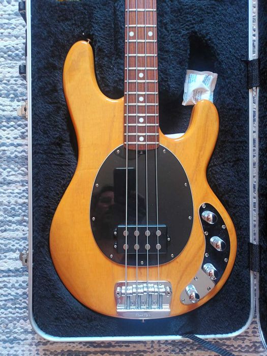 Baixo Music Man Stingray - USA