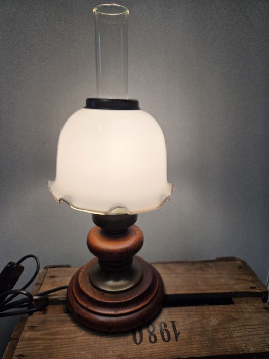 Lampka stojąca, nocna, biurowa