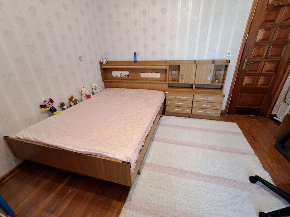 Cama de casal com colchão e estrado
