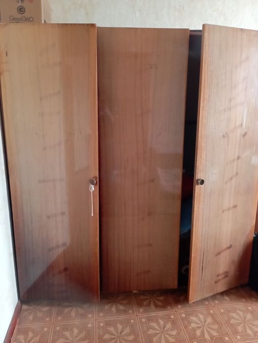 Шкаф отдам. Самовывоз