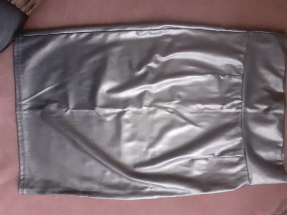 Продам 2 новеньки юбки