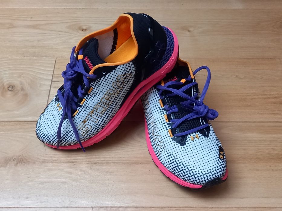 Under Armour UA W HOVR Sonic 6 Storm damskie buty do biegania 38-38,5