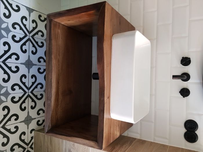 Renowacja starych pomieszczeń (stodoła, obora), meble