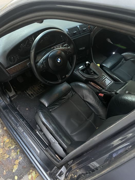 BMW E39 3.0i MT