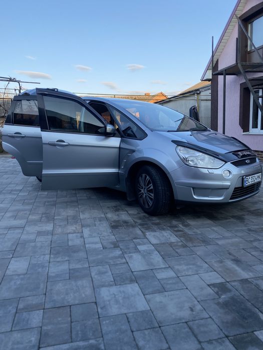Продам машину Ford s-max