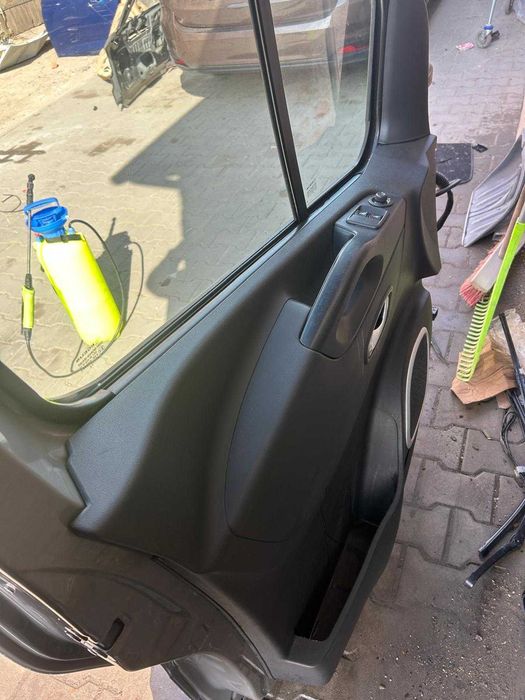 Drzwi Lewe Opel Vivaro Europa