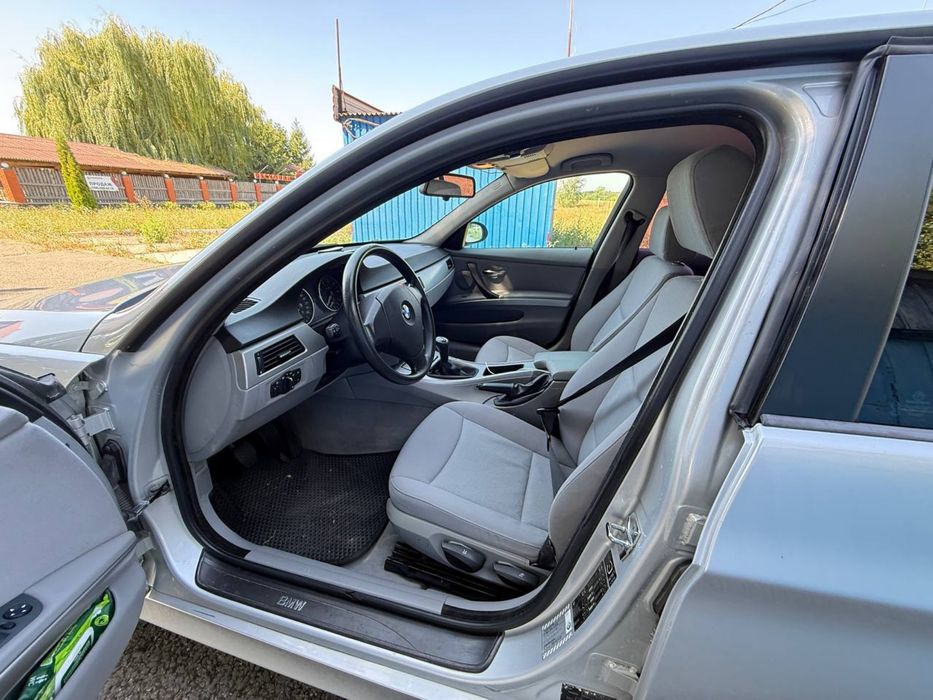 BMW e90 320i в рідній фарбі