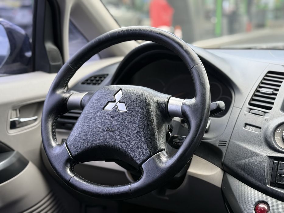 Mitsubishi Grandis на автомате