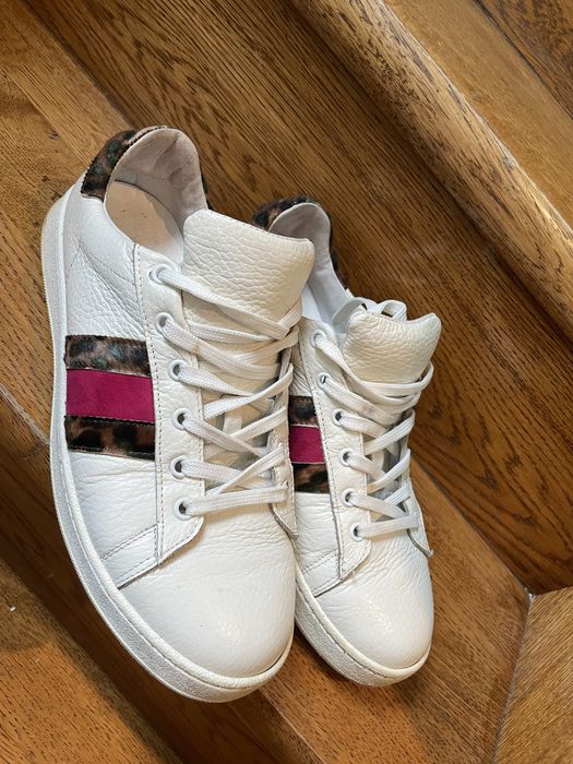 Жіночі кросівки 40р Італія