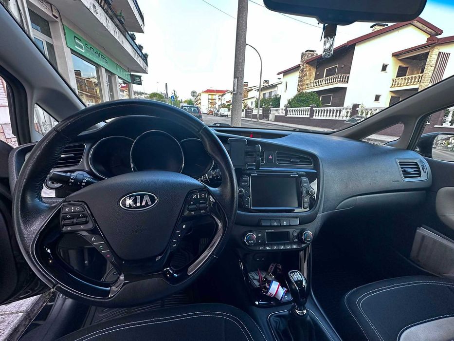 KIA CEED 2014 1.6 CRDI
