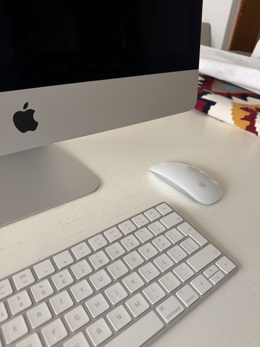 iMac 21.5” - 2017 - 16GB RAM - 1TB em Excelente Estado