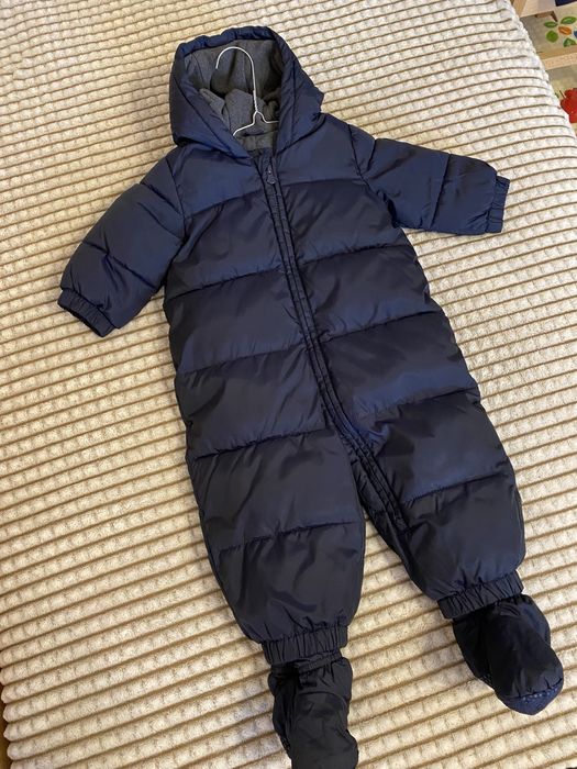 Зимовий комбінезон GAP .