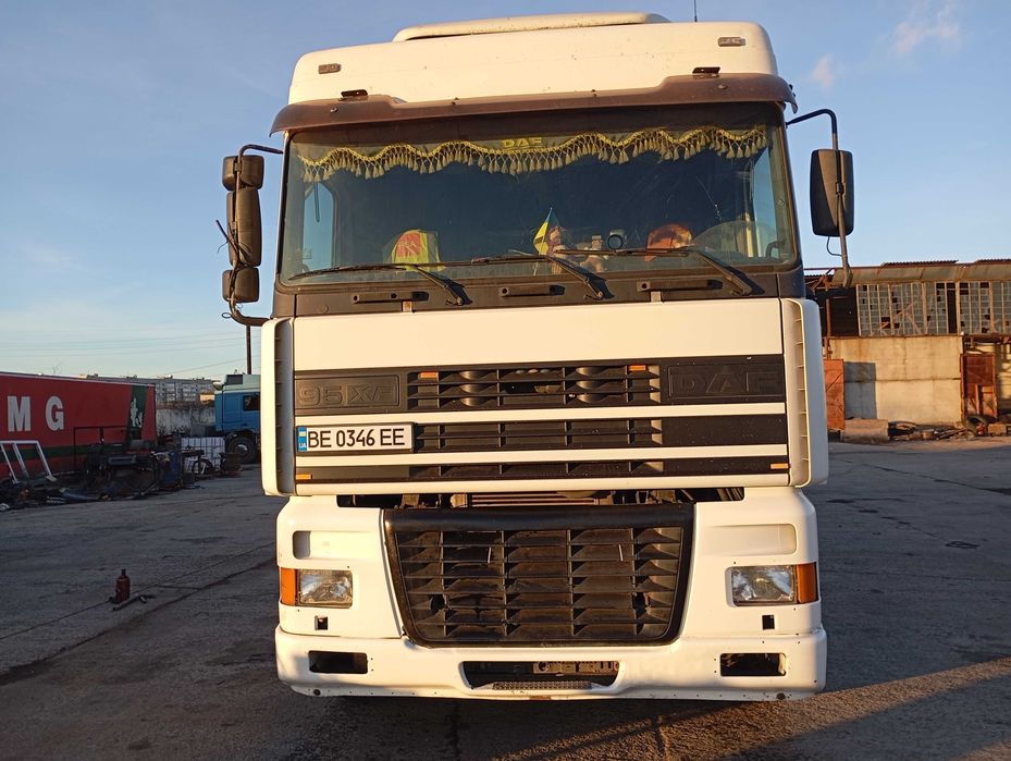 Даф ТЕ95 XF.Полуприцеп контейнеровоз