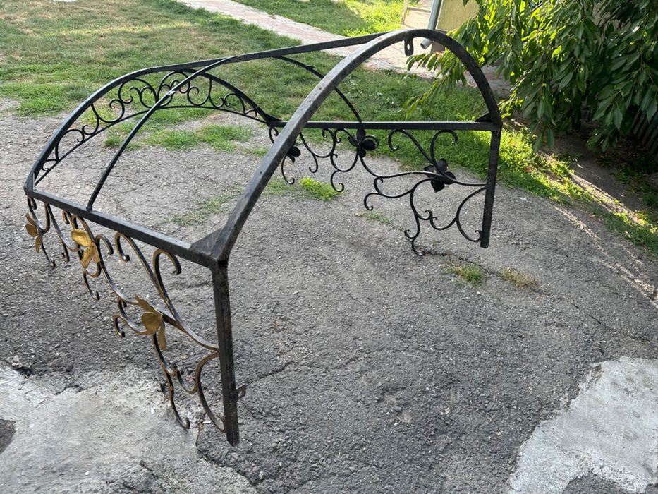 Продам кований дашок