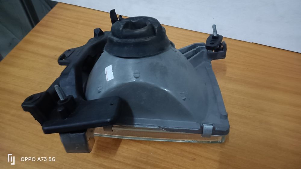 Farol Nissan Navara D22 ótica esquerda Depo