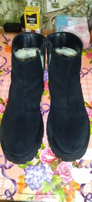 Замшевые зимние ботинки