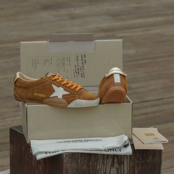 Женские замшевые кеды Golden Goose True-Star кроссовки голден гус