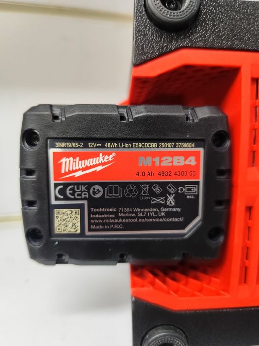 Milwaukee M12 BI 2475-20 акумуляторний насос, компресор Мілвоке оригін