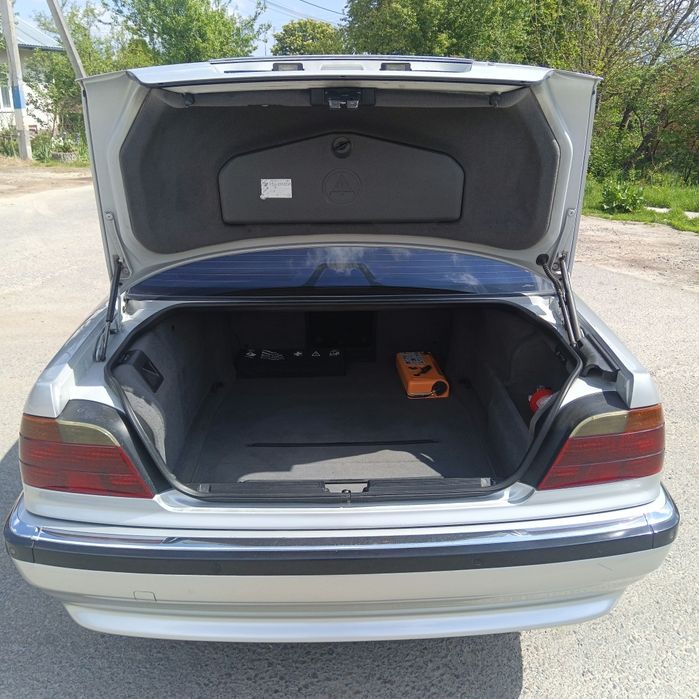 BMW series 7 e38