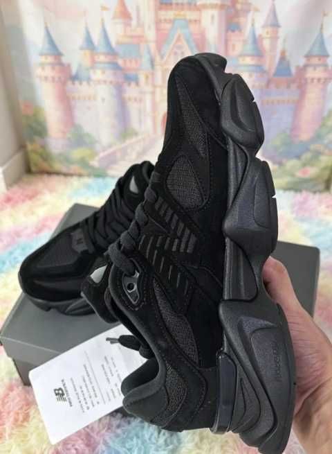 New Balance 9060 Triple Black R.39.5