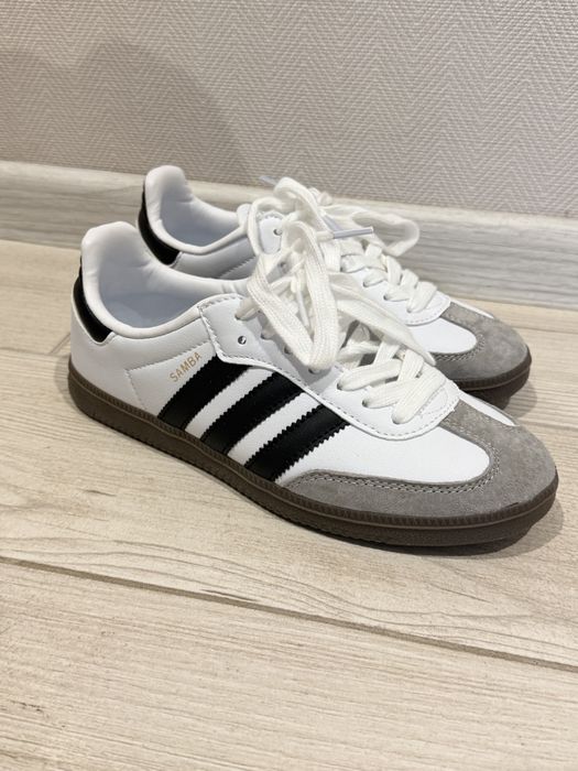 Кросівки жіночі Adidas Samba