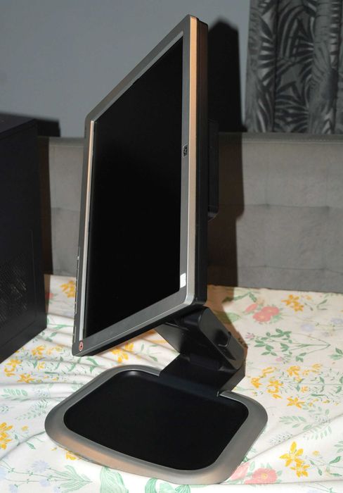 Monitor HP 17" LCD * super statyw * Hewlett-Packard * RETRO