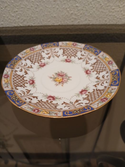 Queen's Teacup426582037843169285