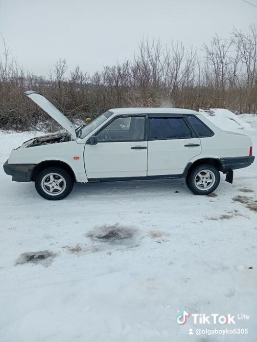 Продам машину 21099