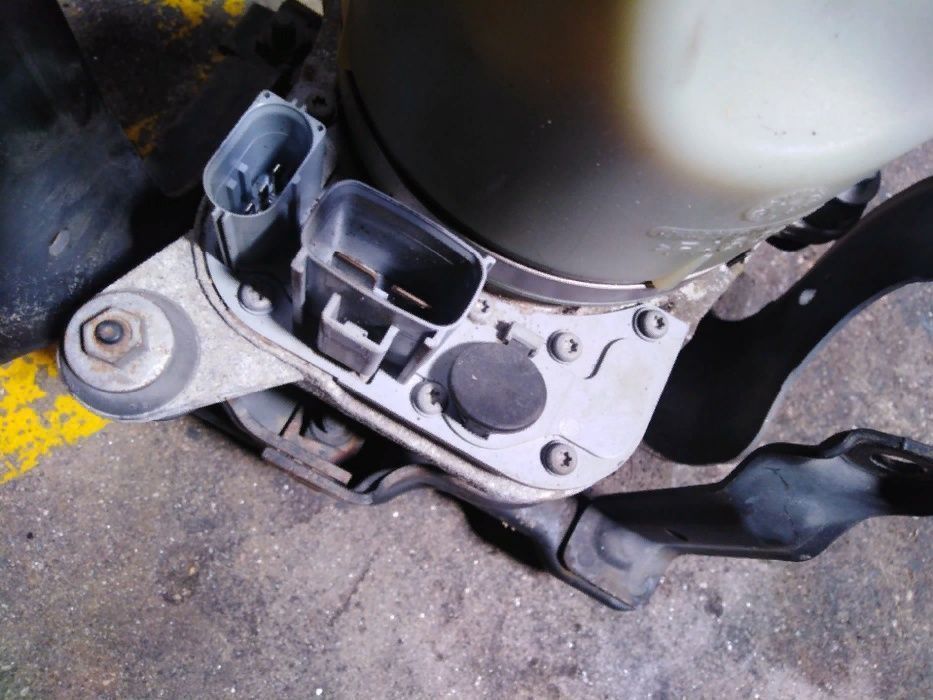 Bomba de Direção Assistida Volvo V50 Ref.: 5N51... / 31280.369
