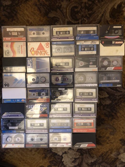 Ищу покупателя-меломана по ВИНИЛУ,CDC дискам и АУДИО КАССЕТАМ