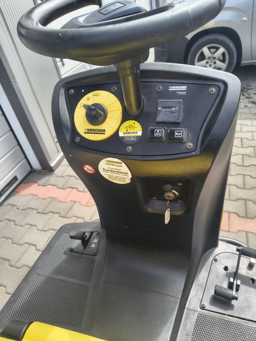 Myjka Zamiatarka Karcher KM 100/100 R LPG