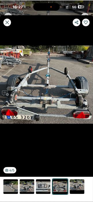 Przyczepa podlodziowa.