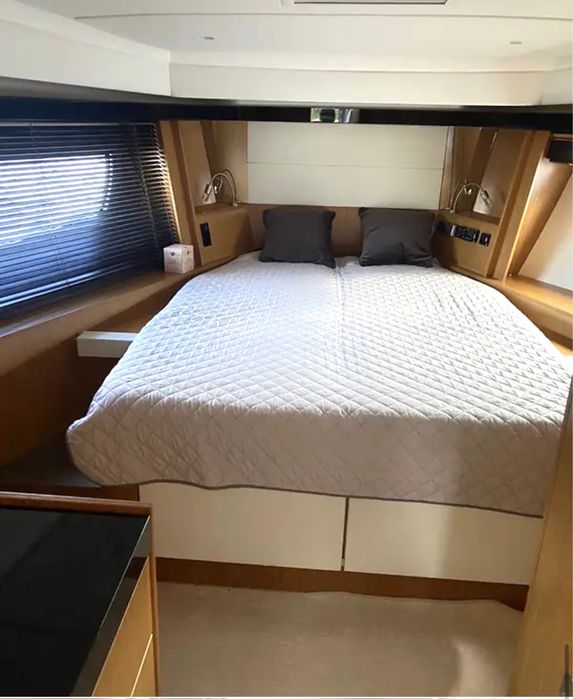 Яхта Bavaria 42 Virtes