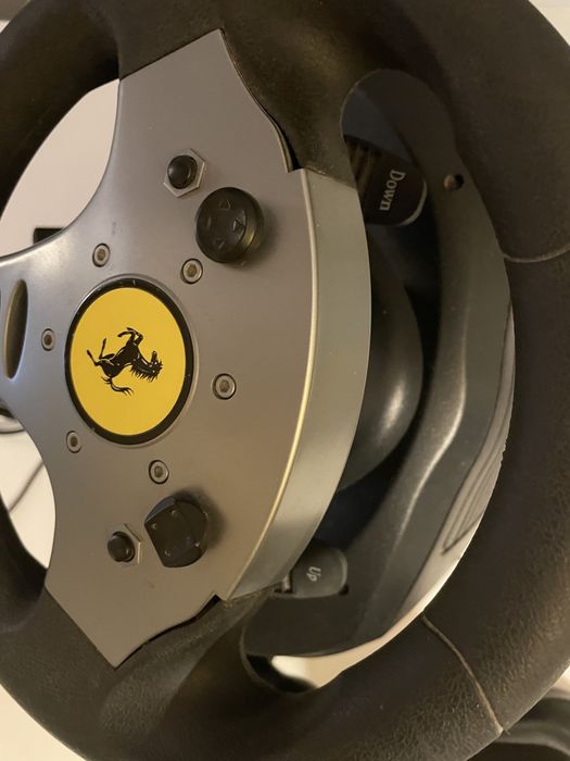 Volante Thrustmaster Force Feedback Racing Wheel