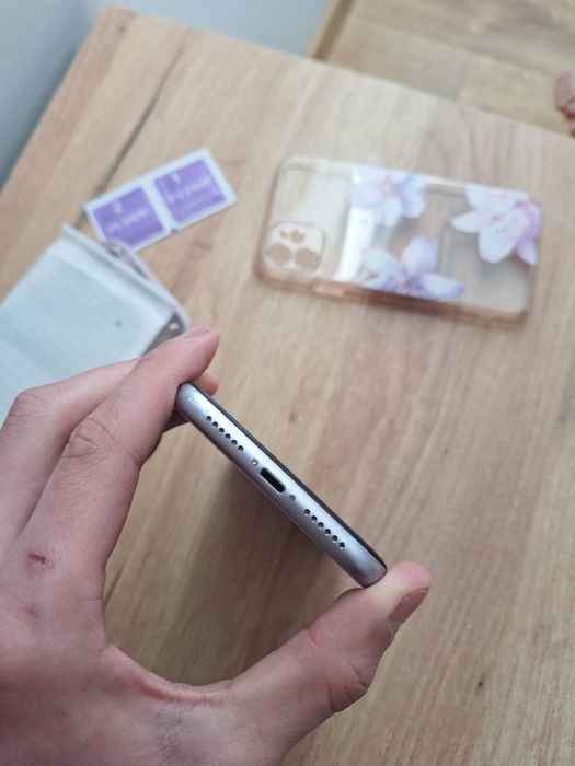 Iphone 11 stan idealny duży zestaw