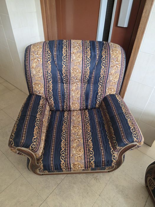 2 sofás, cadeirões