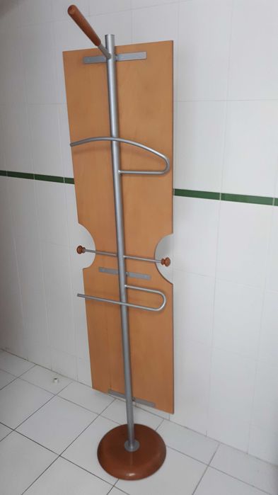 Floor-standing mirror with coat hooks64584340253698123