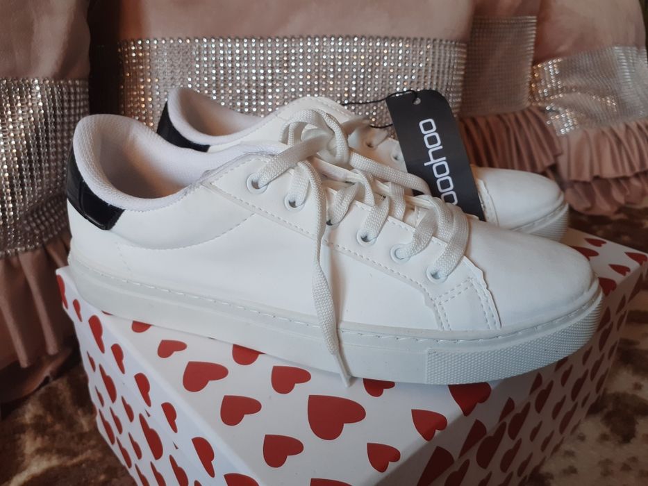 Nowe trampki buty rozmiar 38 firmy boohoo
