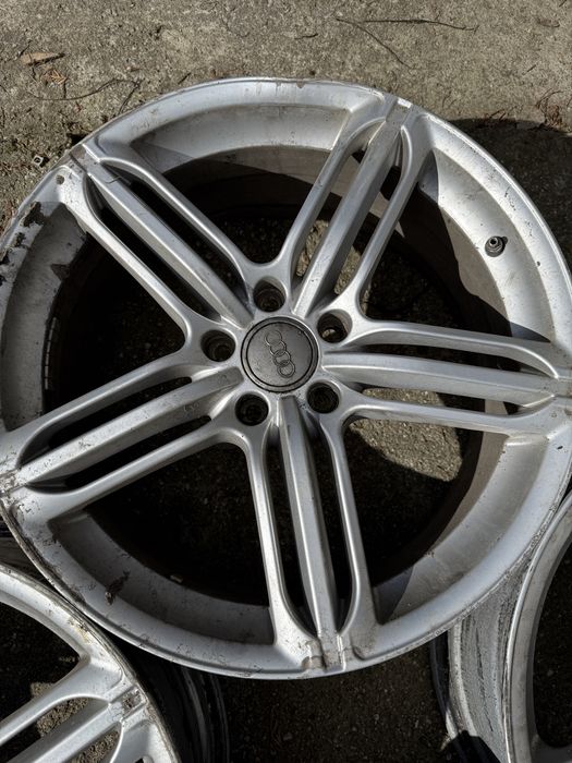 Felgi aluniniowe AUDI A6 A8 A7 C7 D4 19 ET45 8JX19H2 Uszkodzone